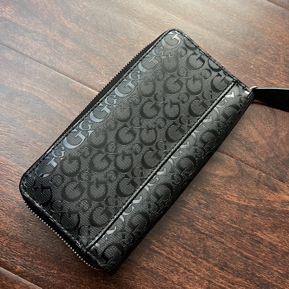 Guess Logo Print Black Wallet - Picture 3 of 7